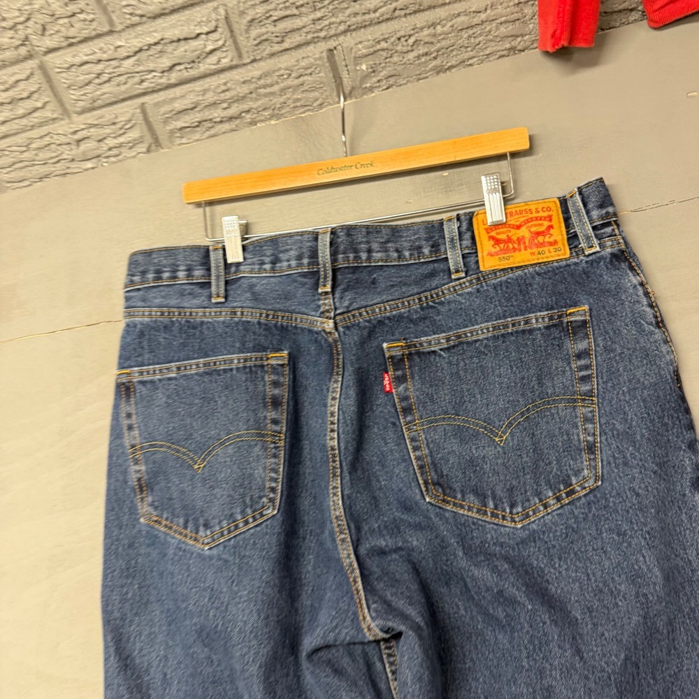 Levis 550 Relaxed Fit Tapered Leg Jeans Mens 40x30 Medium Wash Blue Denim 5363